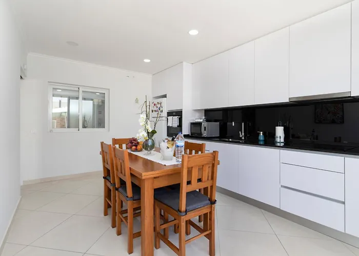 Zurrinha Holidays Whit Jacuzzi * Quarteira