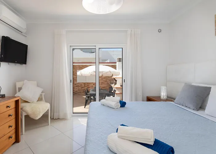 Zurrinha Holidays Whit Jacuzzi Quarteira