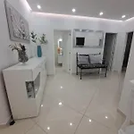 Zurrinha Holidays Whit Jacuzzi * Quarteira