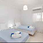 Zurrinha Holidays Whit Jacuzzi Апартаменты *