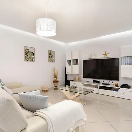 Zurrinha Holidays Whit Jacuzzi Apartamento Quarteira