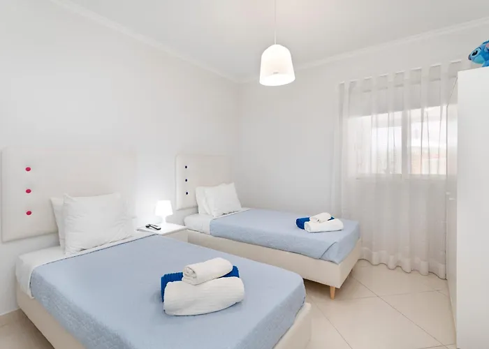 Apartment Zurrinha Holidays Whit Jacuzzi Quarteira