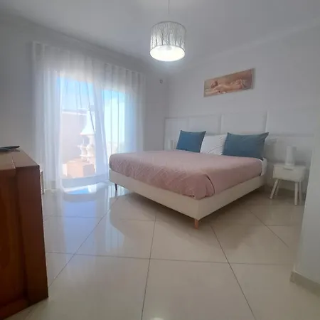 Zurrinha Holidays Whit Jacuzzi * Quarteira